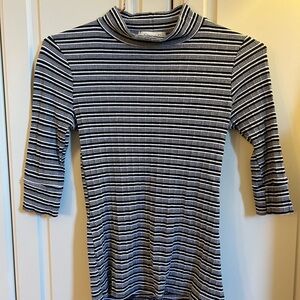 Mock neck 60s style undershirt